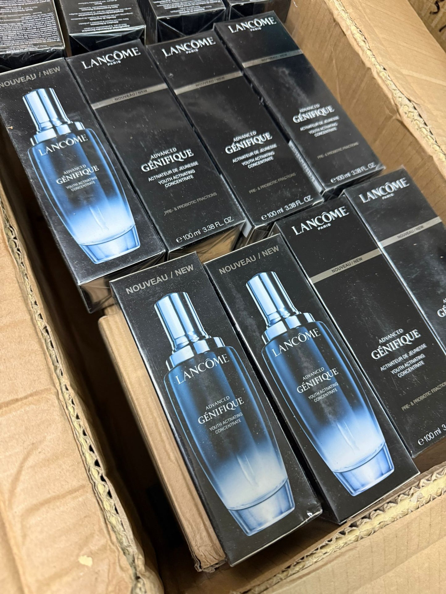 Lancôme Advanced Génifique Radiance Boosting Anti-Aging Face Serum - Visibly Hydrates & Plumps Skin - with Bifidus Prebiotic, Hyaluronic Acid & Vitamin Cg