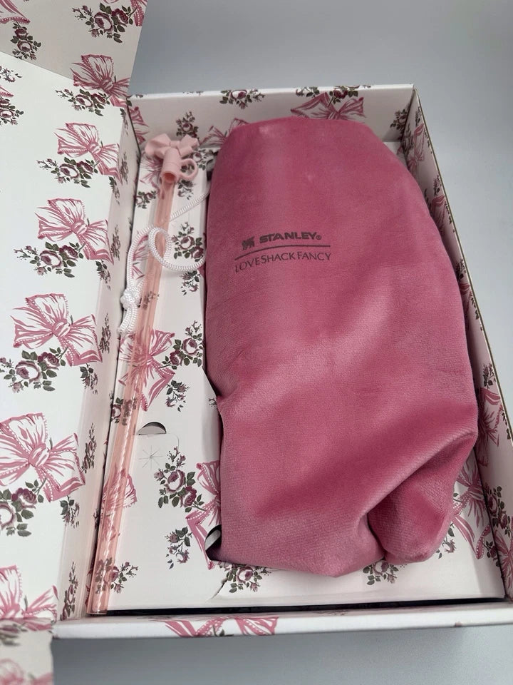 Stanley X Love Shack Fancy Holiday Quencher Cup 40 OZ - Rosa Beaux Pink