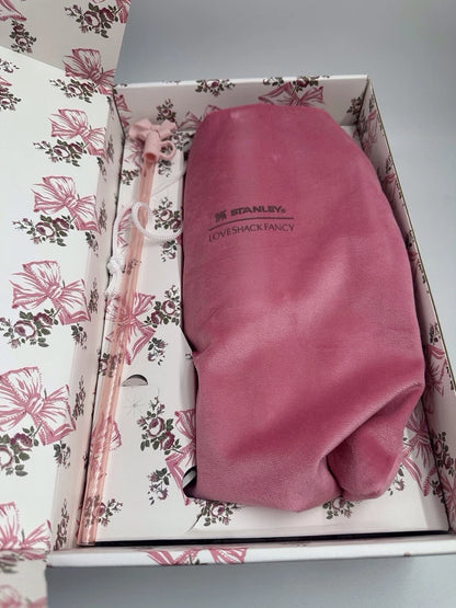 Stanley X Love Shack Fancy Holiday Quencher Cup 40 OZ - Rosa Beaux Pink